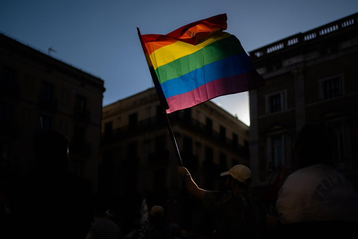 archivo bandera lgtbi manifestacion dia orgullo plaza universita