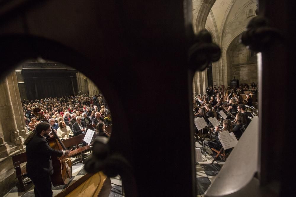 Concierto de Navidad de la orquesta de la Universidad de Oviedo en la Catedral