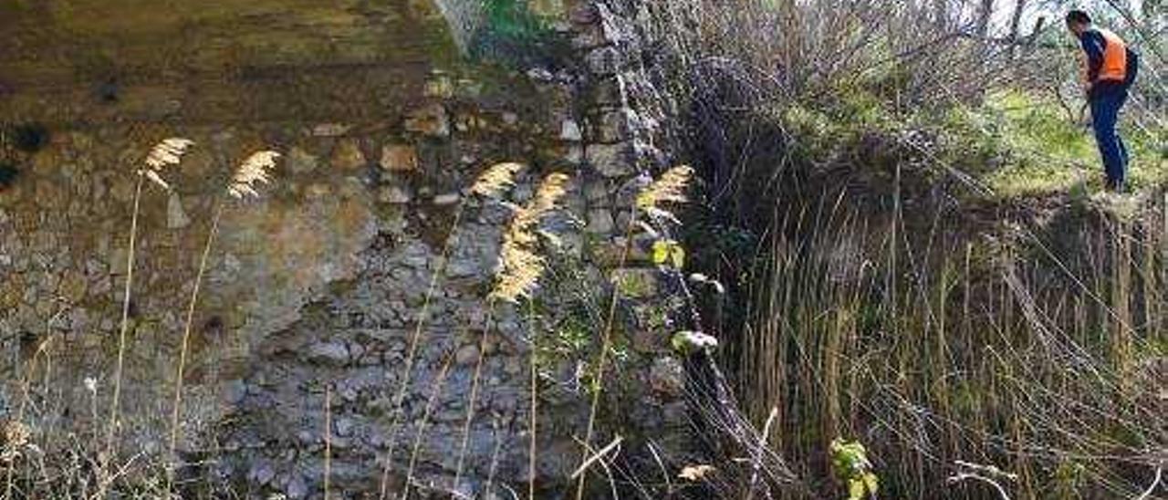 El deterioro de un puente obliga a cortar la carretera entre Cocentaina y la Vall de Seta