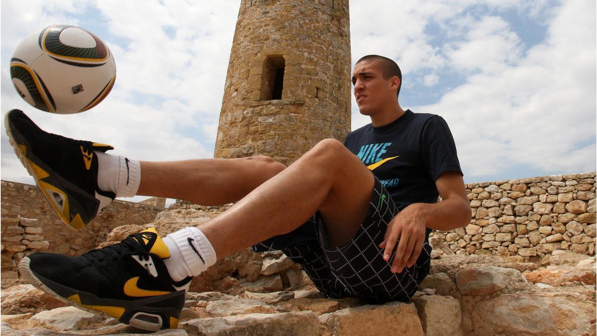 Oriol Romeu, en el castell de Ulldecona en un reportaje de 2010