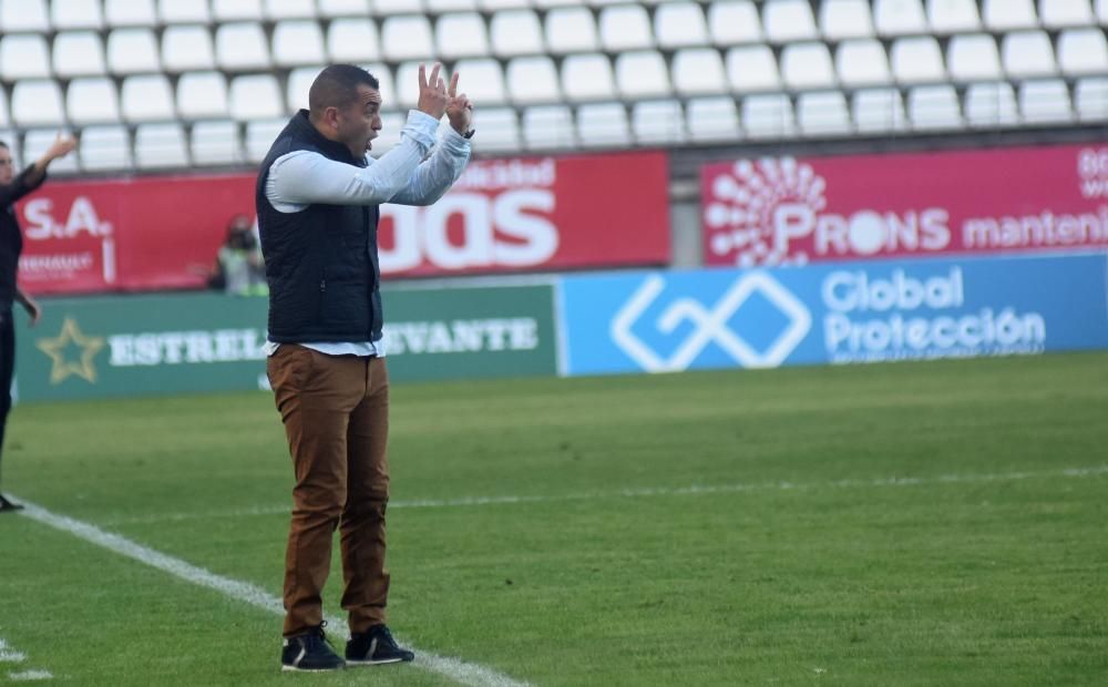 El Real Murcia se confía y pierde ante el Granada B (1-2)