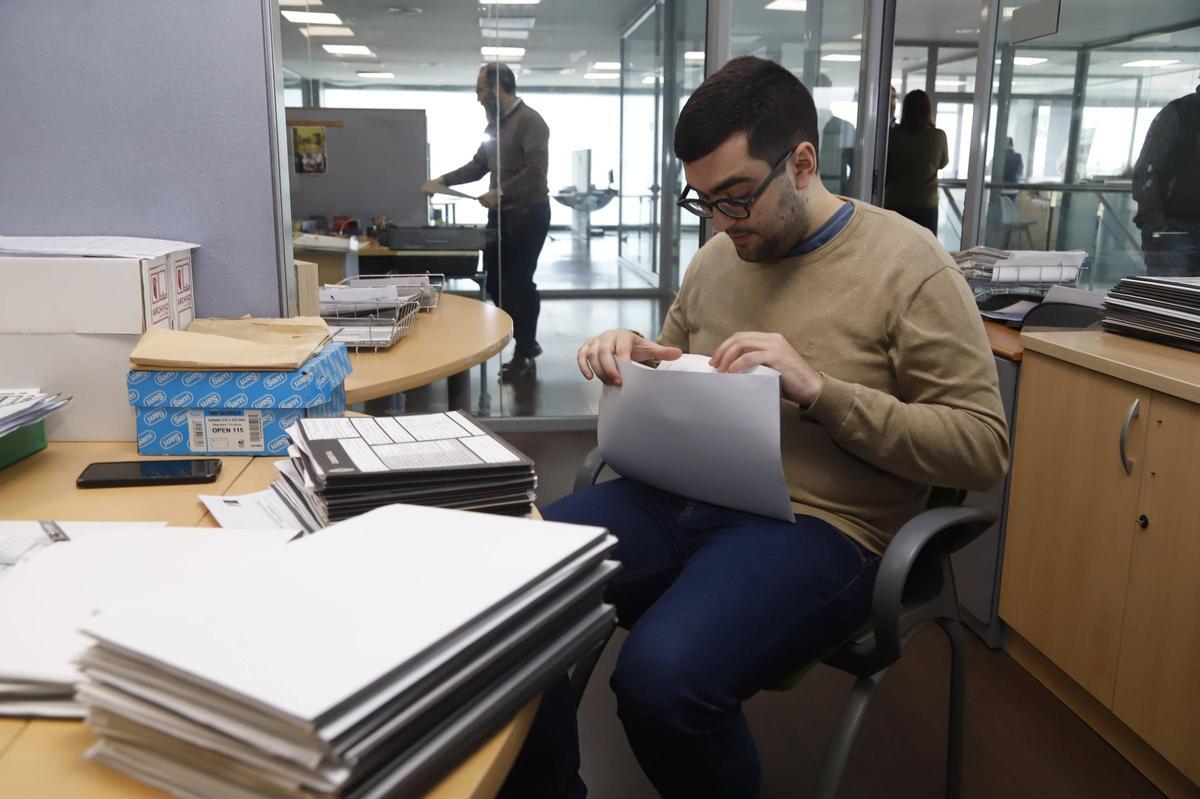 Alejandro Aguilar, durante la realización de unas prácticas laborales.