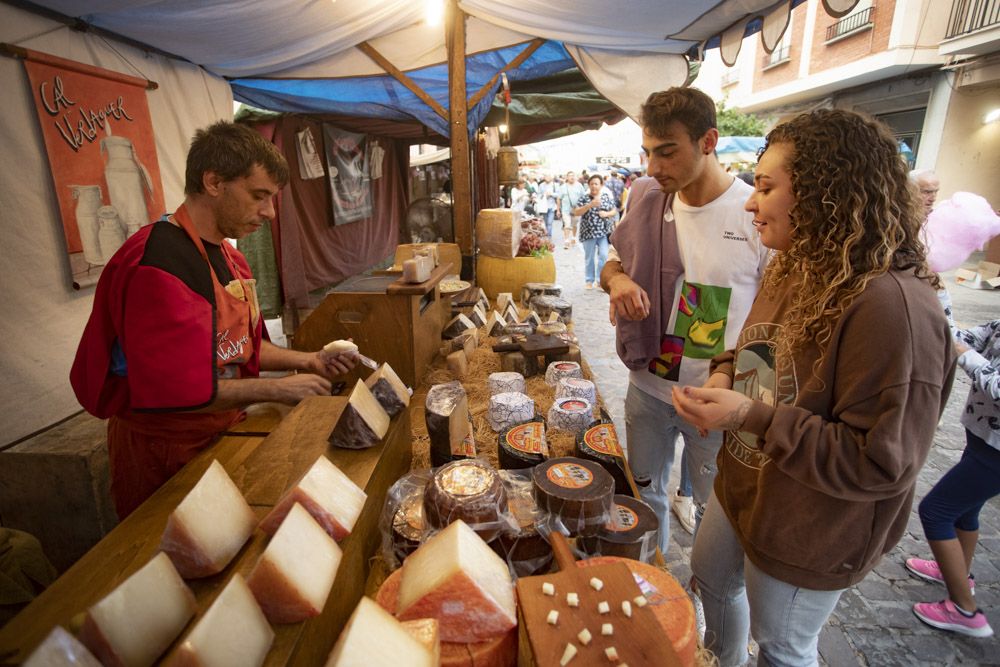 El mercado medieval da inicio a los actos por el 9 d'Octubre en Sagunt.