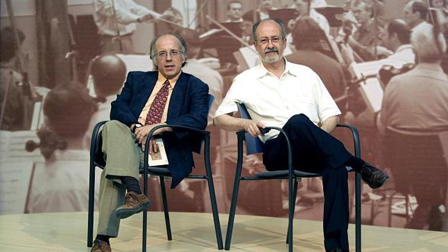 Los compositores Jose Luis Temes (izda) y José Luis Turina hoy en Madrid durante la presentación de la colección &quot;Compositores españoles y latinoamericanos de música actual&quot;, una ambiciosa iniciativa de la Fundación BBVA para la de difusión de la música en la que ambos han participado por primera vez junto a otros creadores como Antón García Abril, Luis de Pablo y Cristóbal Halffter, entre otros.