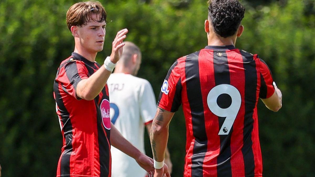 doblete en el 10-1 del Bournemouth al Genoa