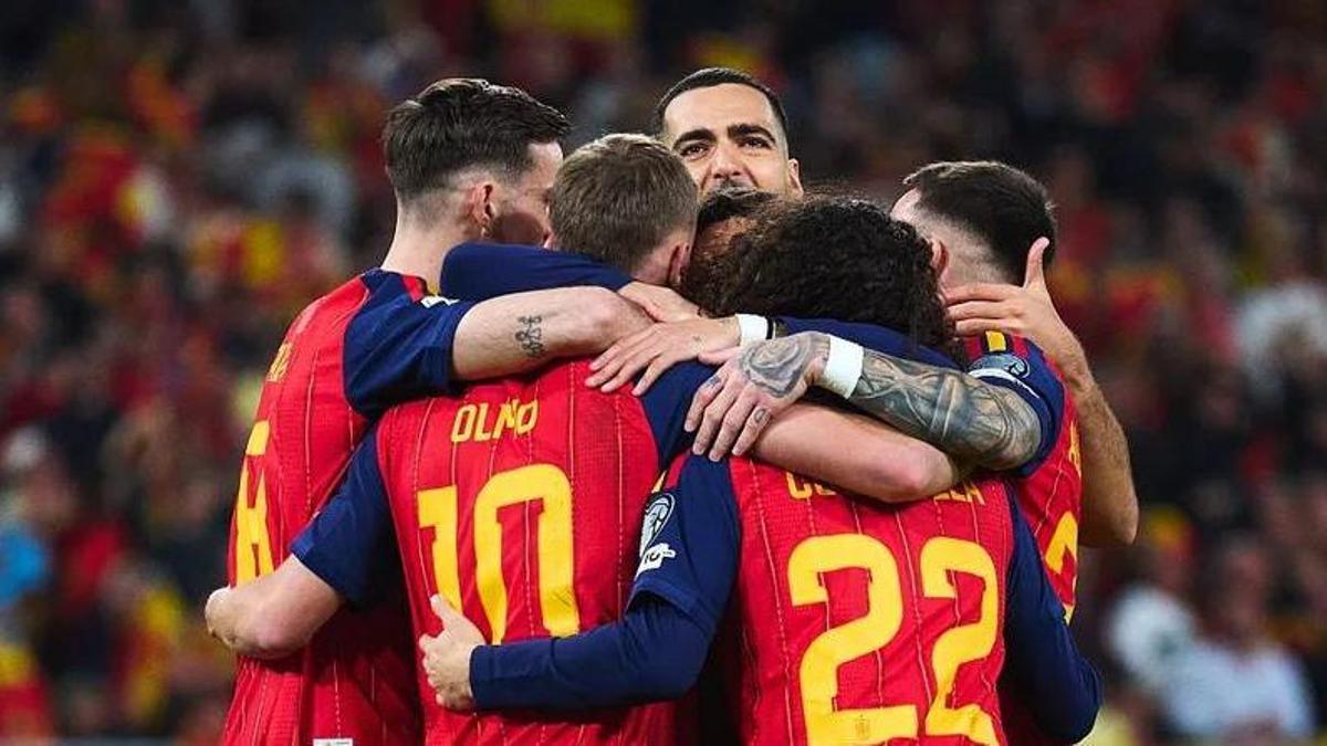 La llegada de la selección española al estadio del Villarreal para ver el España-Serbia es máxima.