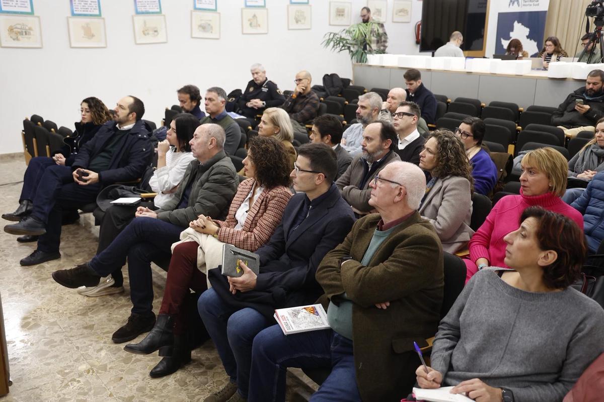 Alcaldes, alcaldesas, ediles y técnicos municipales durante la jornada de presentación del Sistema de Parques Metropolitanos.
