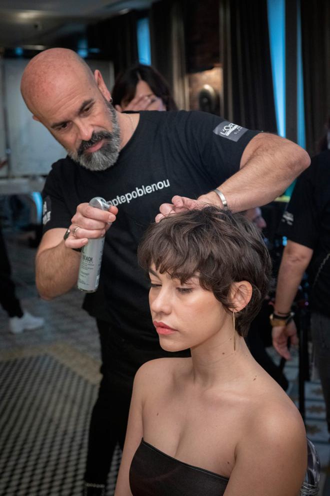 Greta Fernández es peinada por el Glam Team de L'Oréal