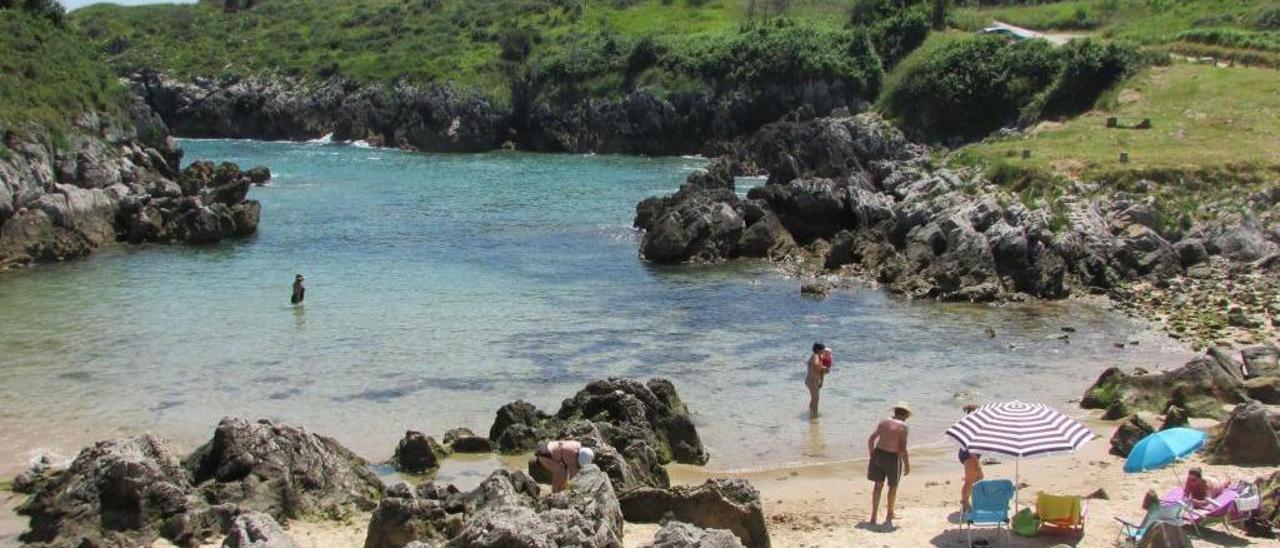 Llanes prescindirá este verano de sus autobuses lanzadera a las playas