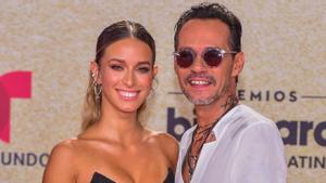 Marc Anthony presenta la seva nòvia, de 19 anys, en els Premis Billboard 2021