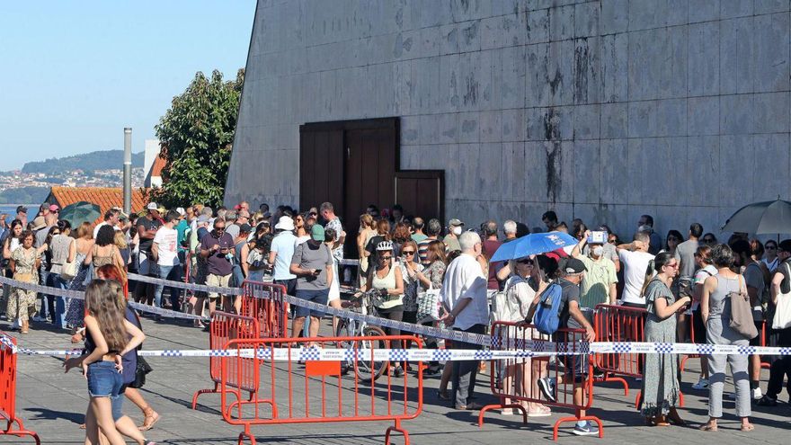 Colas para comprar entradas
para el concierto de Sting. | // MARTA G. BREA