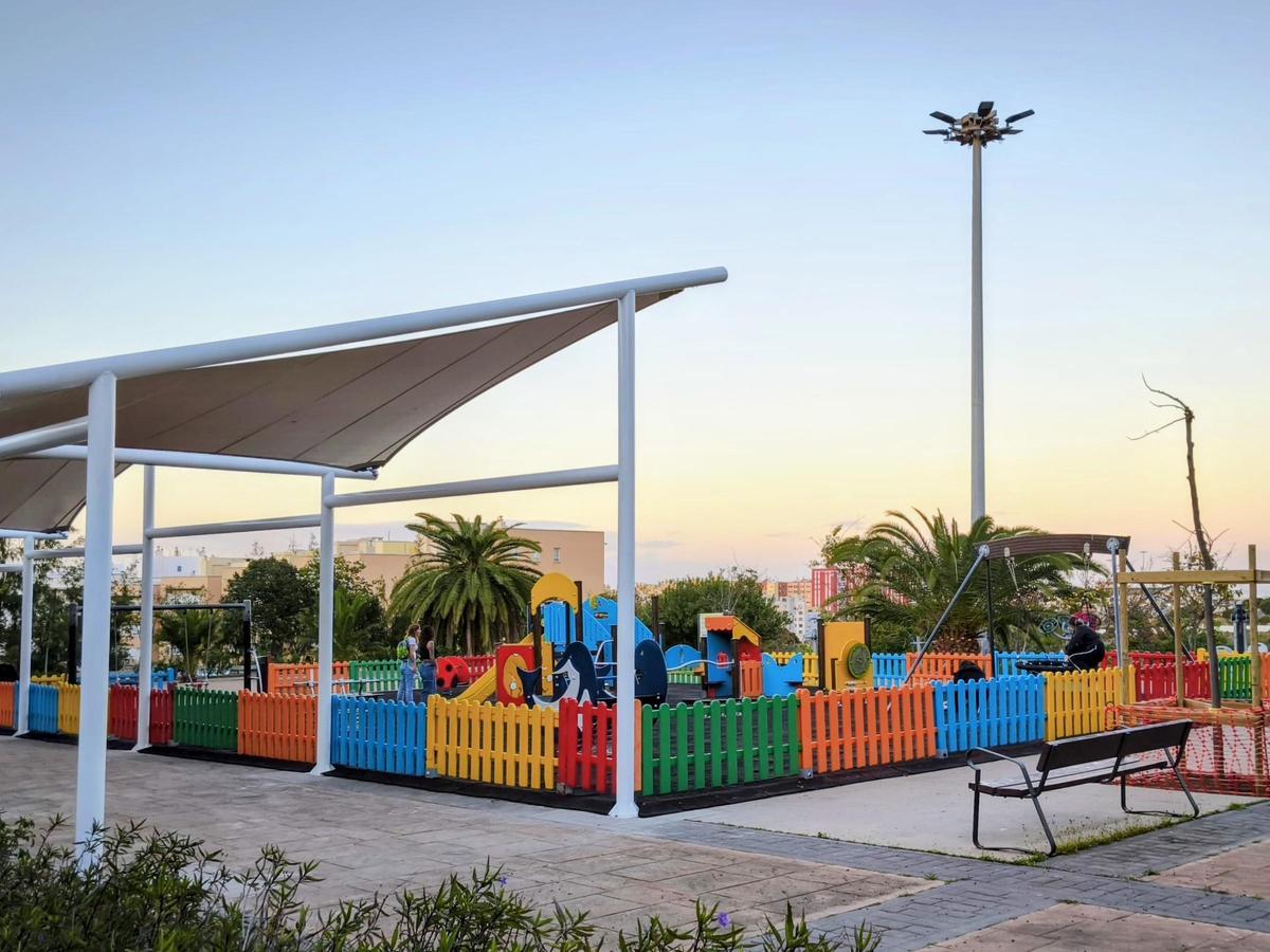 El parque infantil Luis Jorge Ramírez estrena sombra