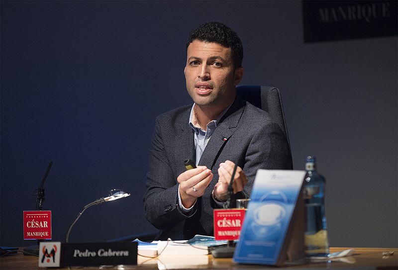 Pedro Cabrera durante una conferencia.