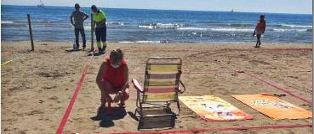 Simulación de la playa parcelada realizada hace unas semanas en Canet.