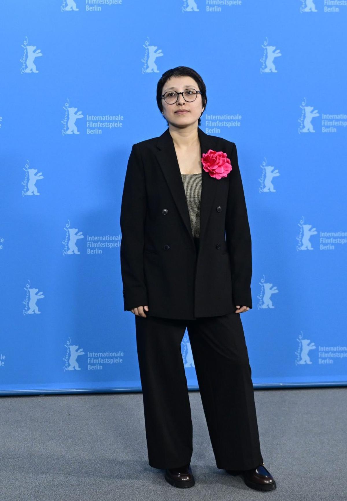 La directora Shahrbanoo Sadat, ayer, en la inauguración de la Berlinale. | EFE