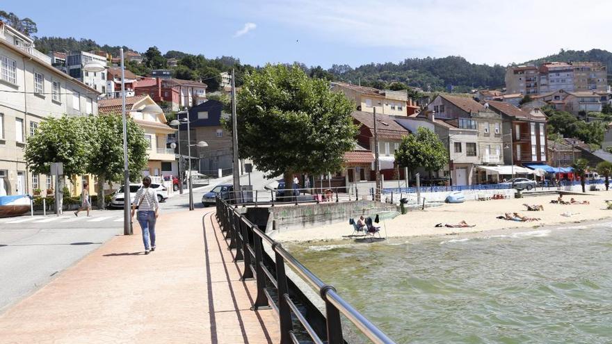 Vista de la playa de Arealonga, el principal arenal de Chapela. / Ricardo Grobas