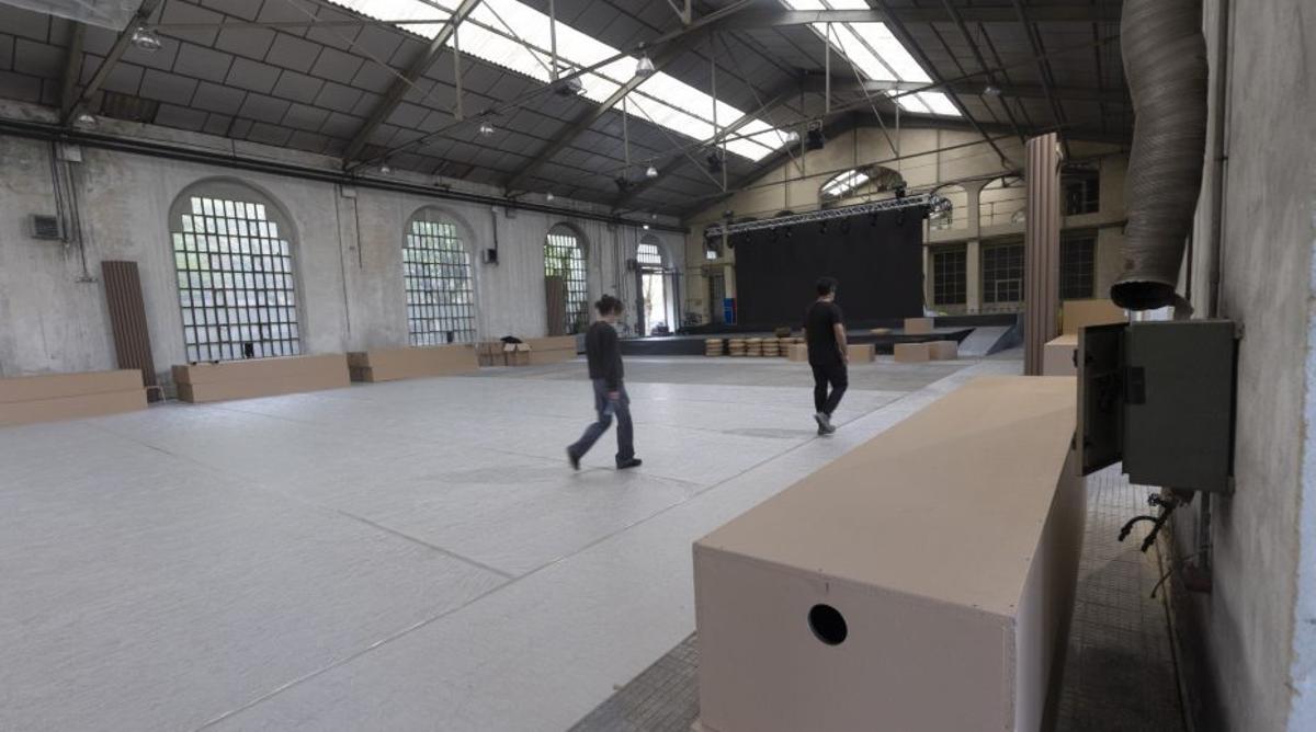 Instalación cultural en una nave de la fábrica de La Vega, en Oviedo. | MIKI LÓPEZ