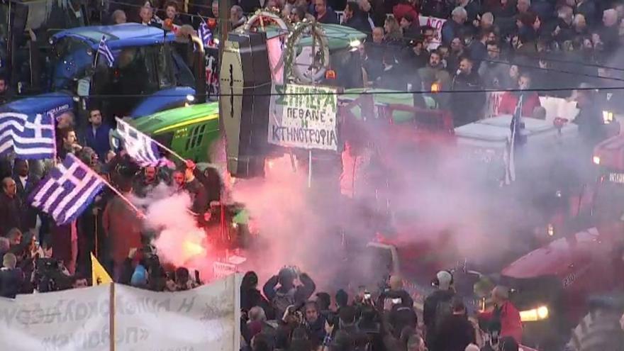 Dos días de protestas agrícolas delante del Parlamento de Atenas