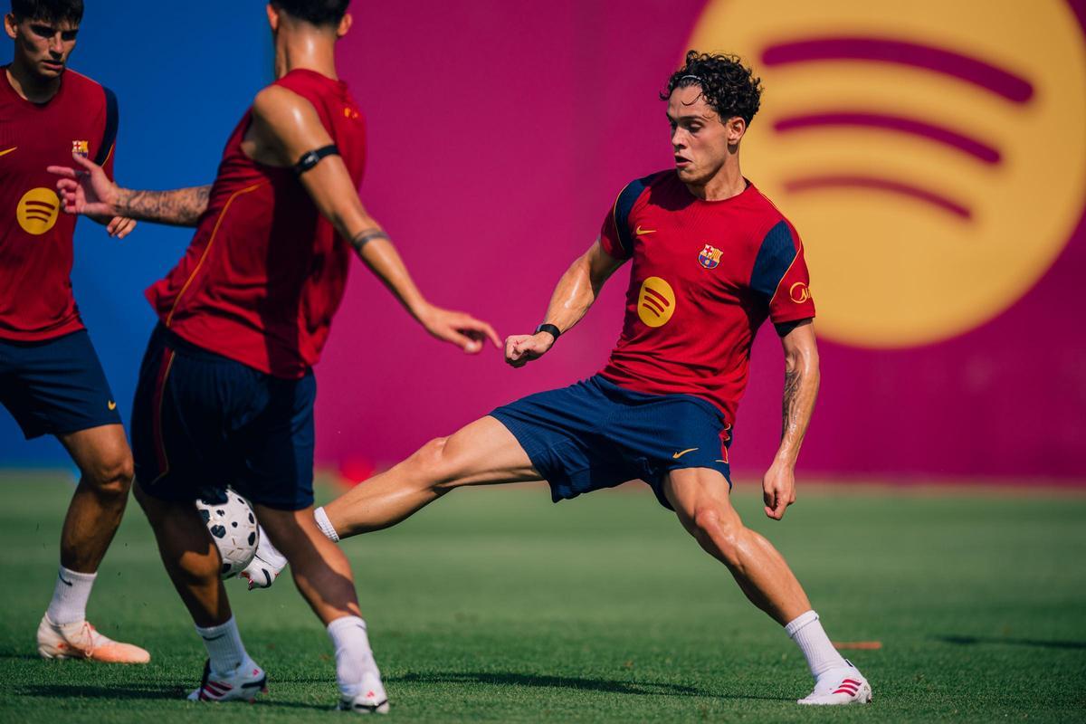 Las mejores imágenes del primer entrenamiento del FC Barcelona para preparar la temporada 2026/27