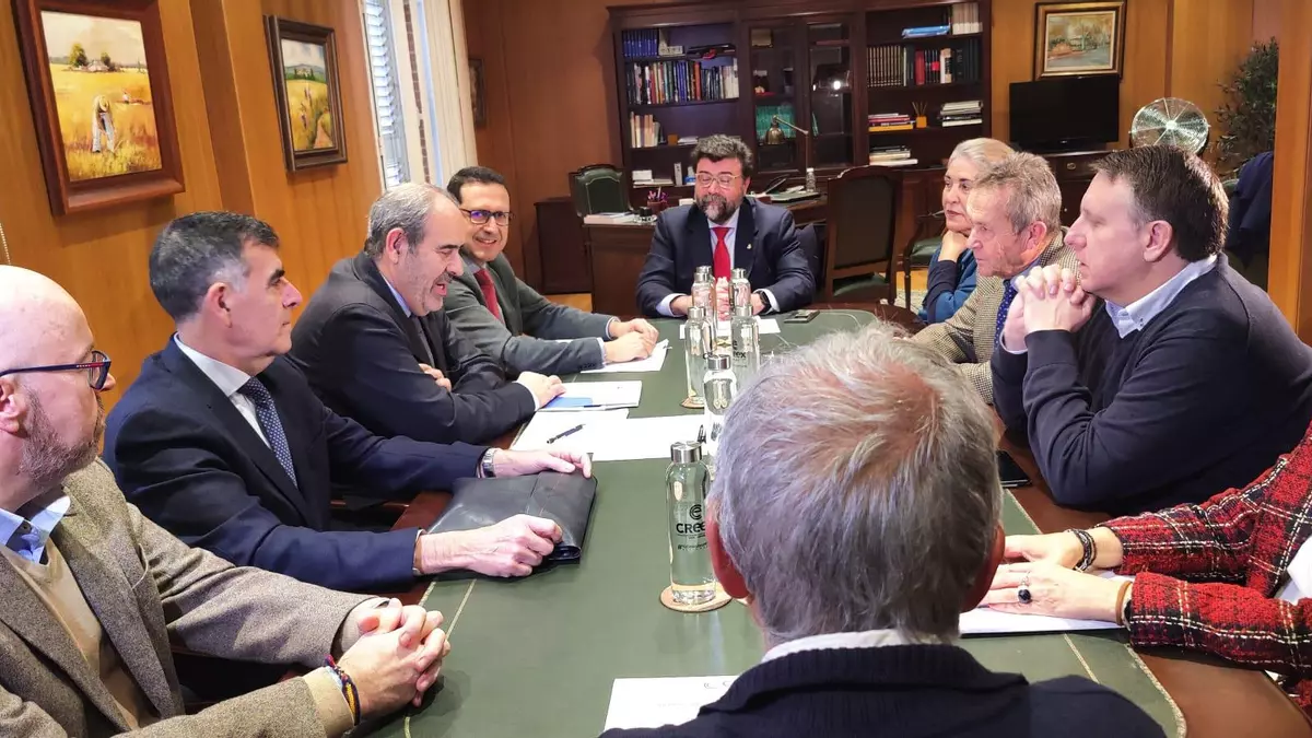 Cierre de Almaraz: «Las empresas sí quieren seguir, pero no perdiendo dinero»