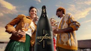 Imagen de la nueva campaña del cava Cordón Negro de Freixenet.
