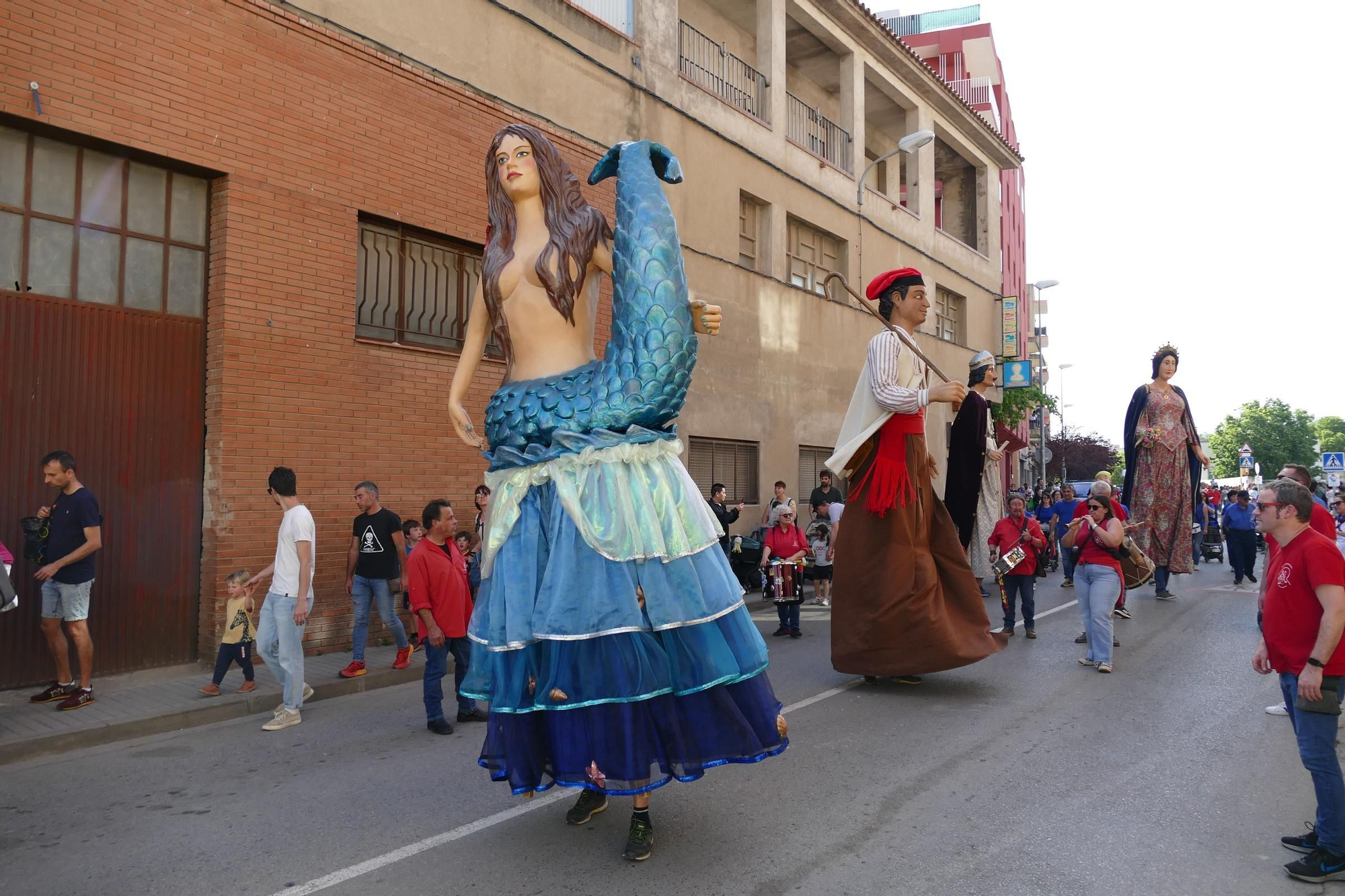 La trobada gegantera de la Diada de Santa Creu celebra els 30 anys dels Amics dels Gegants de Figueres
