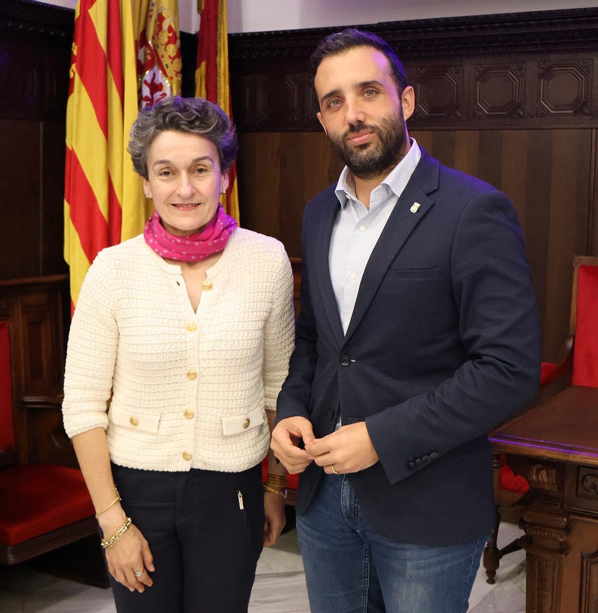 Mar Chao, presidenta de la APV, y Darío Moreno, alcalde de Sagunt, en una de sus últimas reuniones en el ayuntamiento.