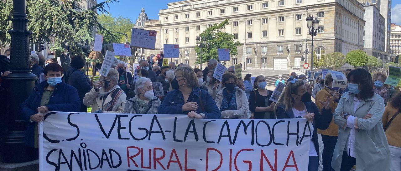 “Con la salud no se juega”: la protesta de los asturianos por la falta de atención presencial en los centros de salud