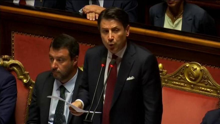 El primer ministro italiano, Giuseppe Conte, anuncia su dimisión