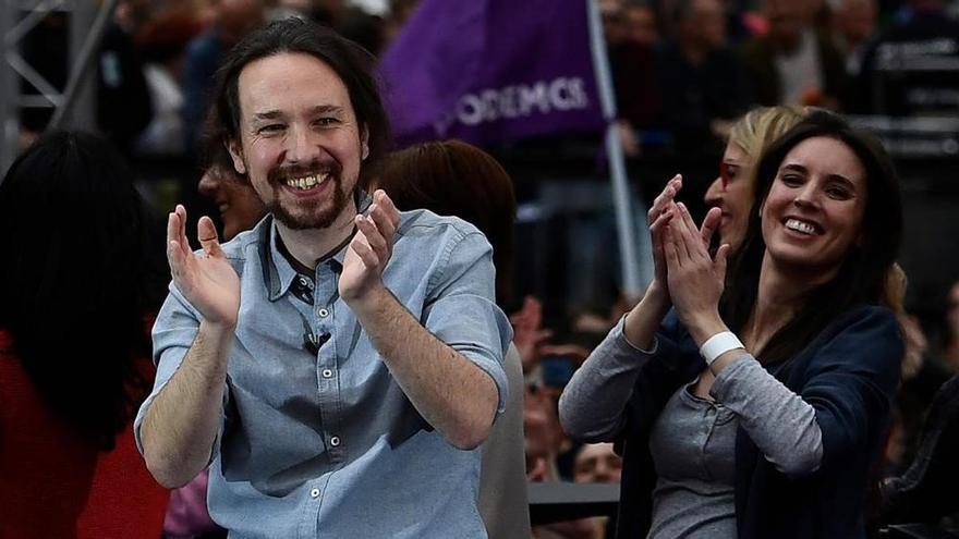 Las bases de Podemos exigen un gobierno de coalición para apoyar a Sánchez