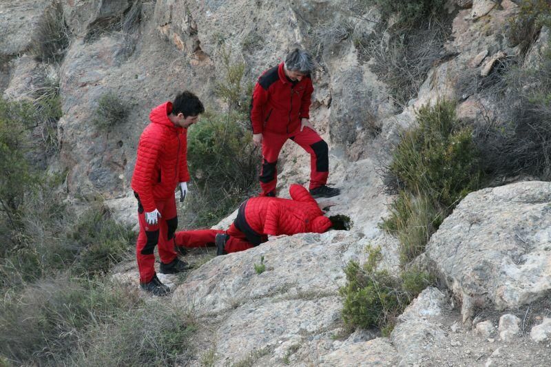 Bomberos de Madrid vuelven a la sima de la falla de Alhama