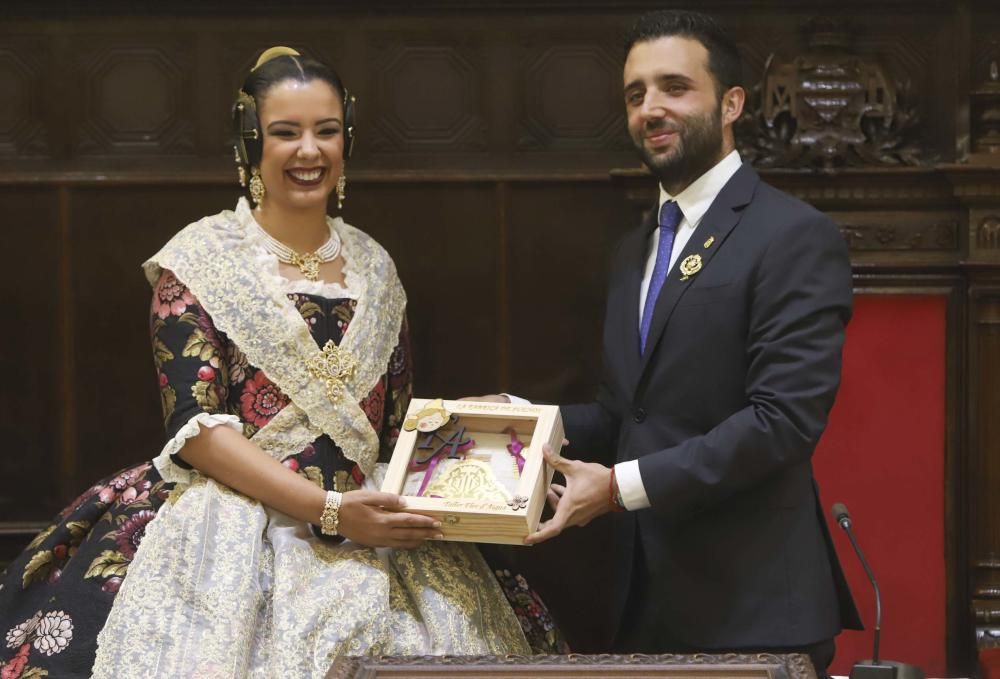 Sandra y Aitana, nuevas Falleras Mayores de El Camp de Morvedre.