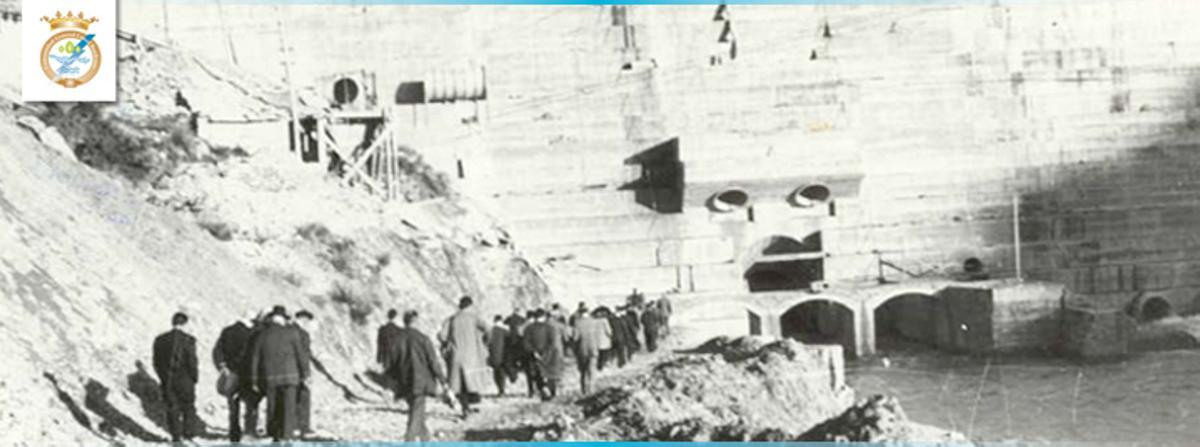 Obras de construcción del pantano de Yesa.