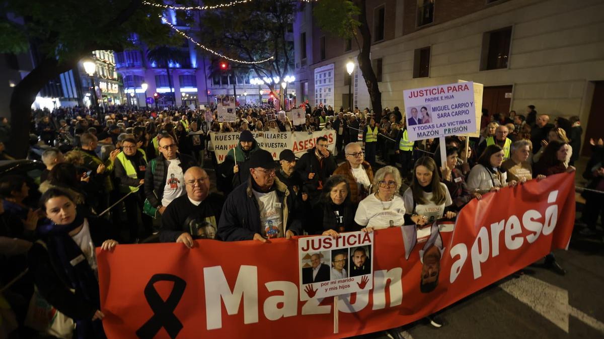 Manifestación número trece en València contra la gestión de la dana