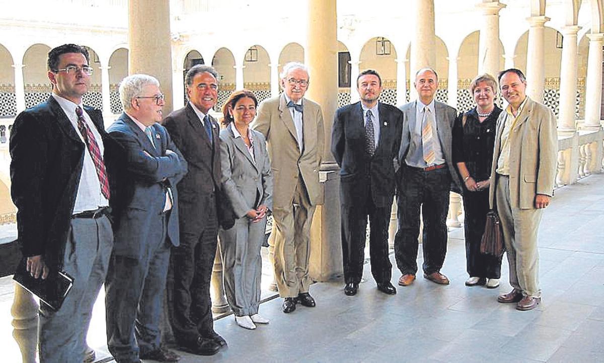 Primera visita formal de la AVL a l’IEC