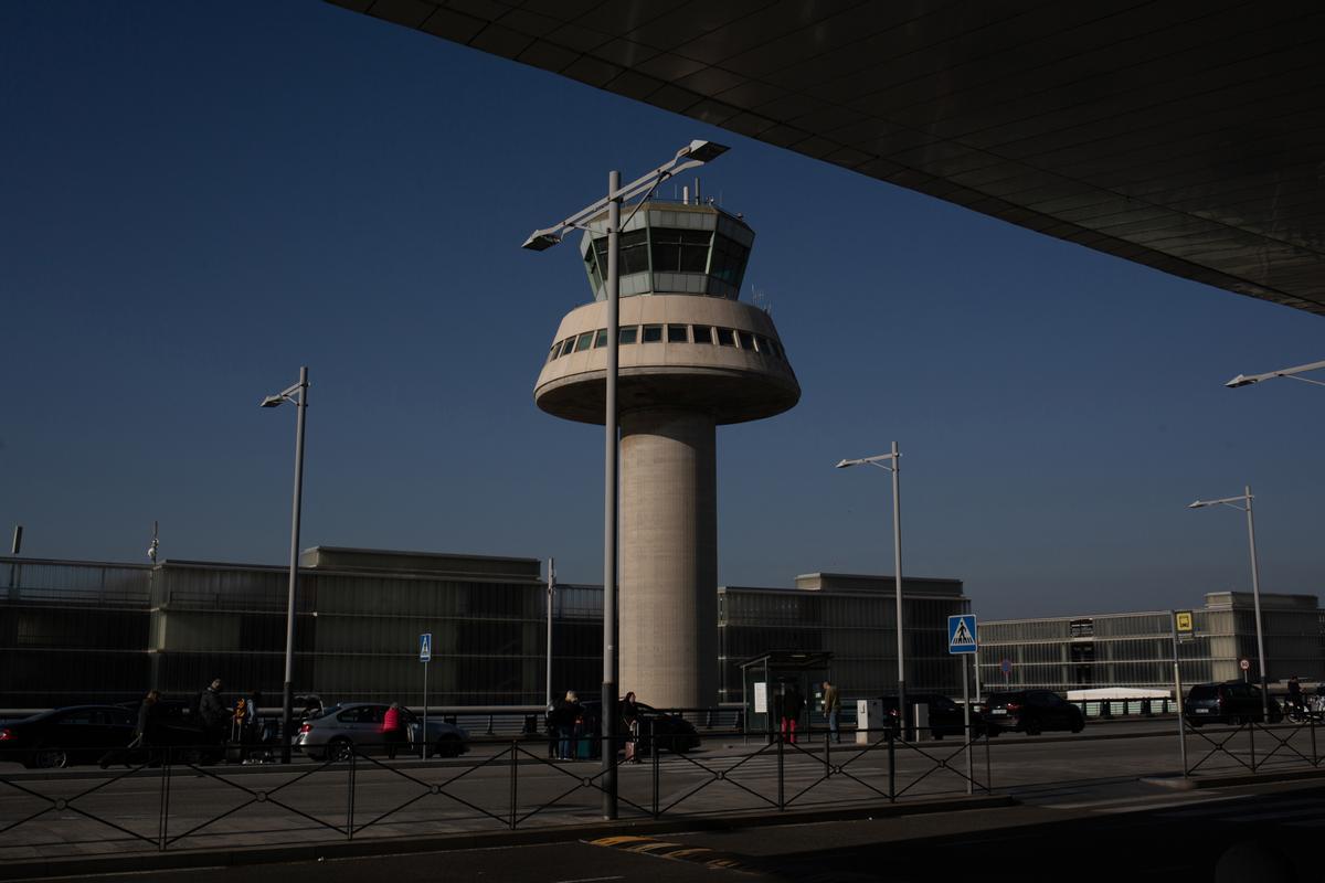 Archivo - Una torre de control en el Aeropuerto de Barcelona-El Prat, a 19 de noviembre de 2021, en El Prat de Llobregat, Barcelona, Catalunya (España)