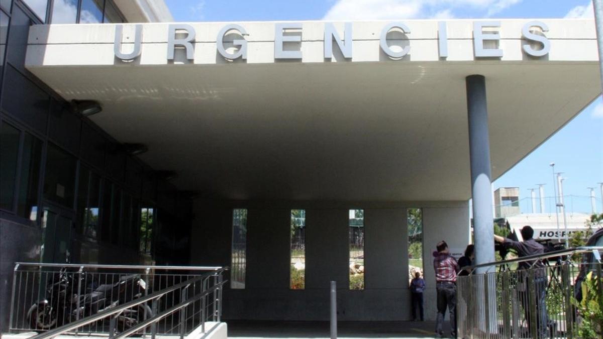 Entrada de urgencias del Hospital de Figueres.