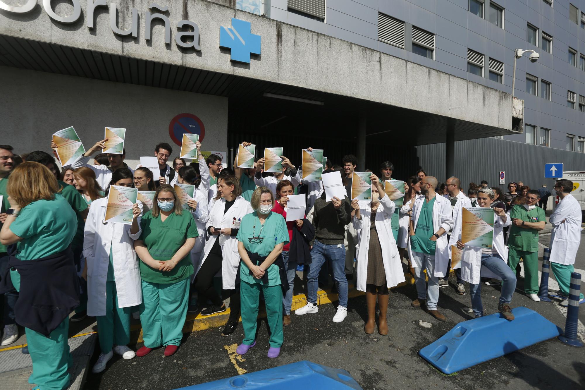 Huelga de médicos en Galicia: 200 facultativos protestan en A Coruña