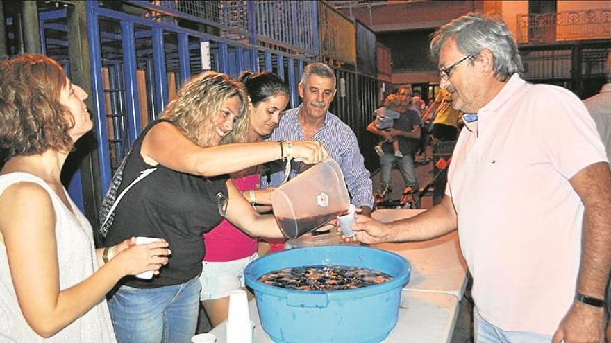 Vall d’Alba calienta motores para el encierro de cerriles