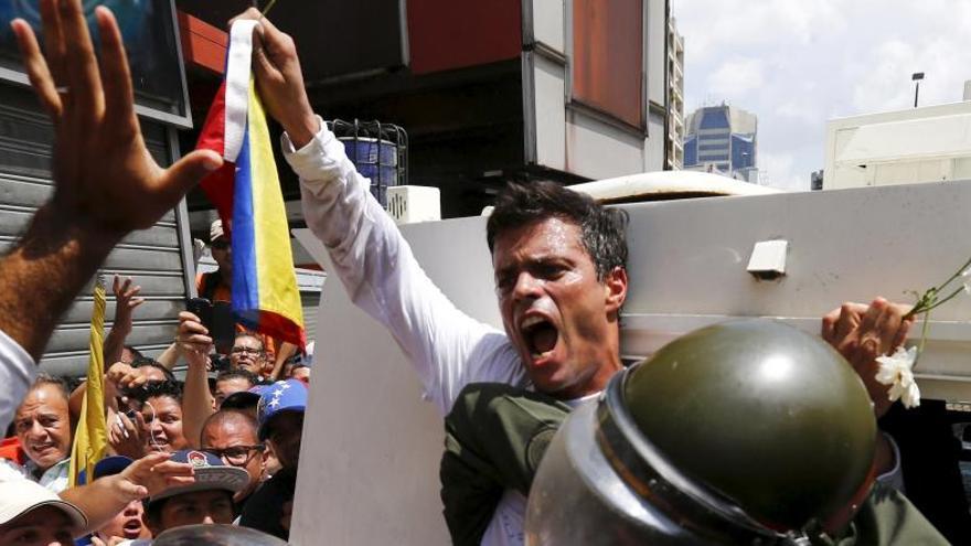 Leopoldo López durante una manifestación.