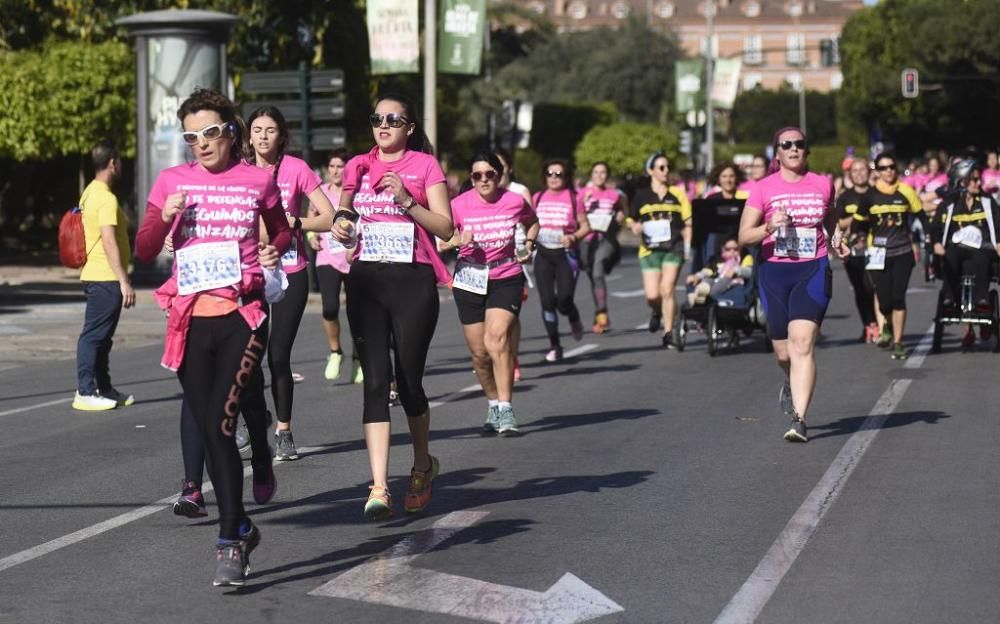 Ambiente en la V Carrera de la Mujer de Murcia