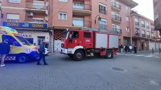 Declarado un incendio en la vitrocerámica de la cocina: hay una herida leve