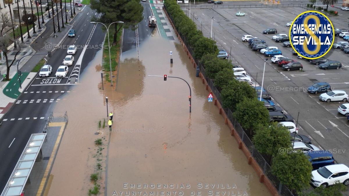 Imagen de la zona de Fibes inundada.