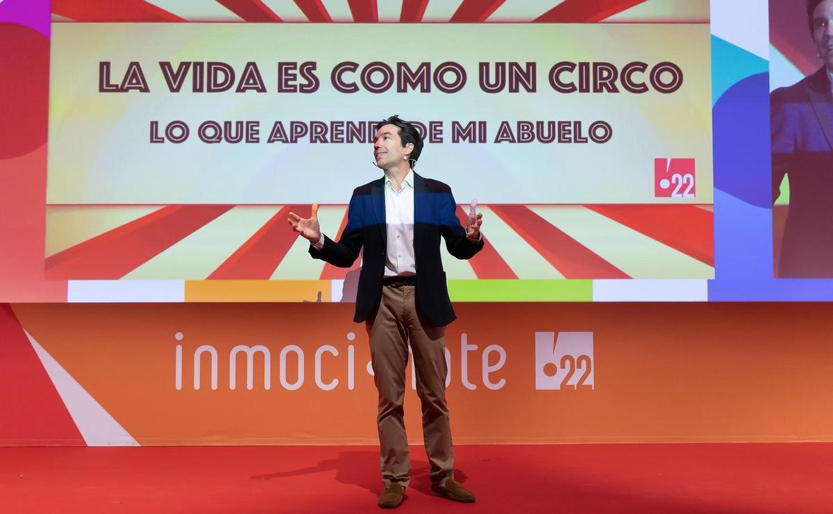 Manuel Feijóo ahora es presentador y conferenciante