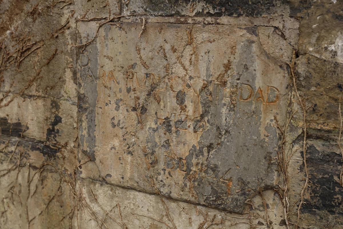 La histórica fuente de Contrueces, en Gijón, de nuevo a la vista gracias al trabajo e iniciativa de los vecinos (en imágenes)