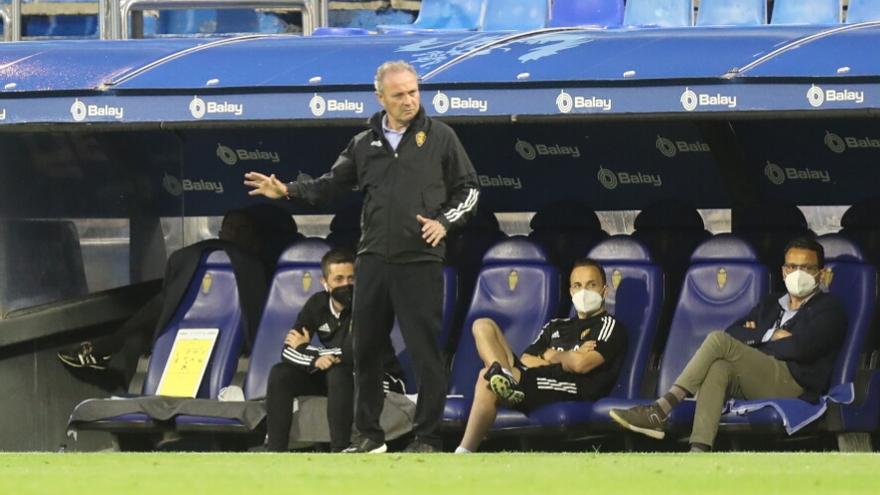 Juan Ignacio Martínez, en la banda de La Romareda en el partido con el Leganés.