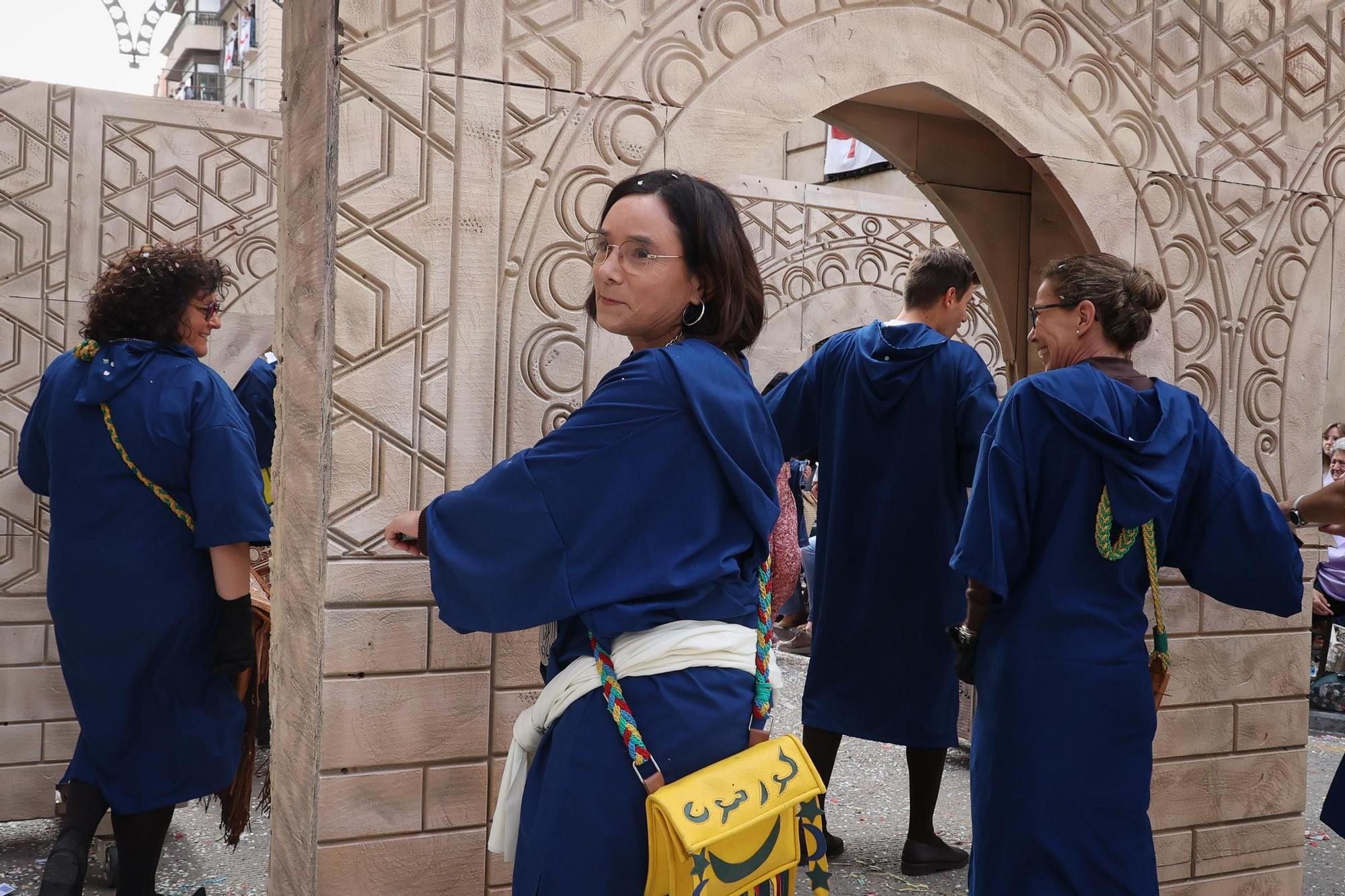 La mujer hace historia en la Entrada Mora de Alcoy
