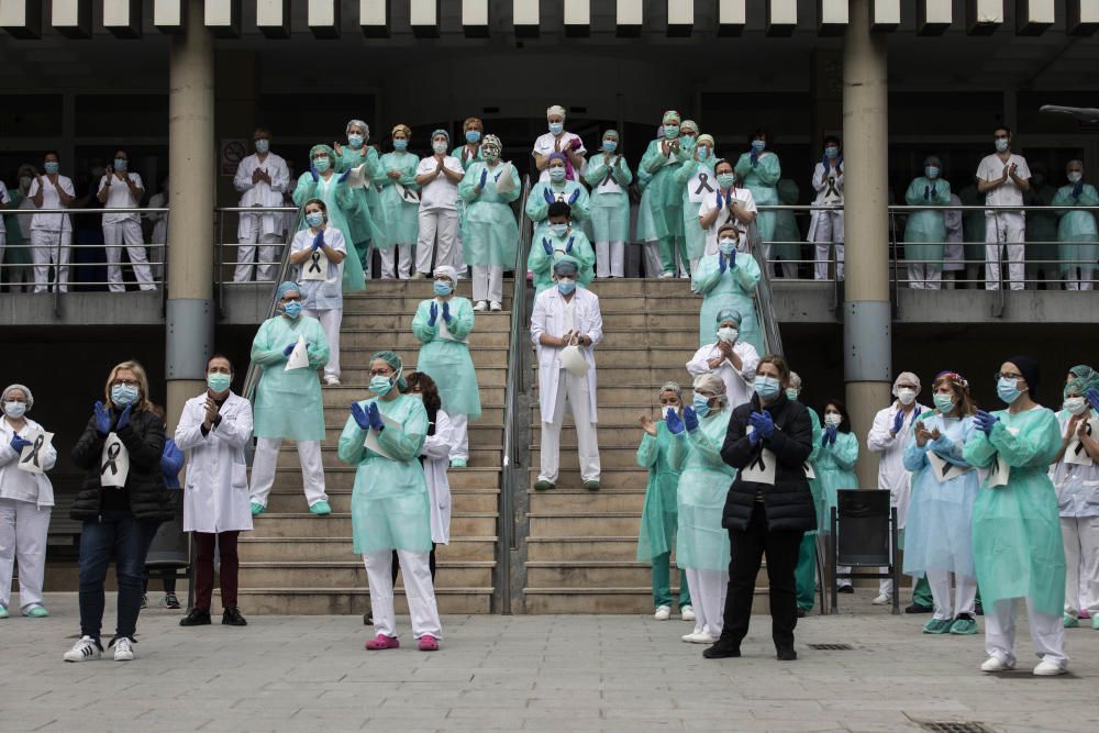 Homenaje a Fina Belenguer, sanitaria fallecida por coronavirus en el Dr. Peset