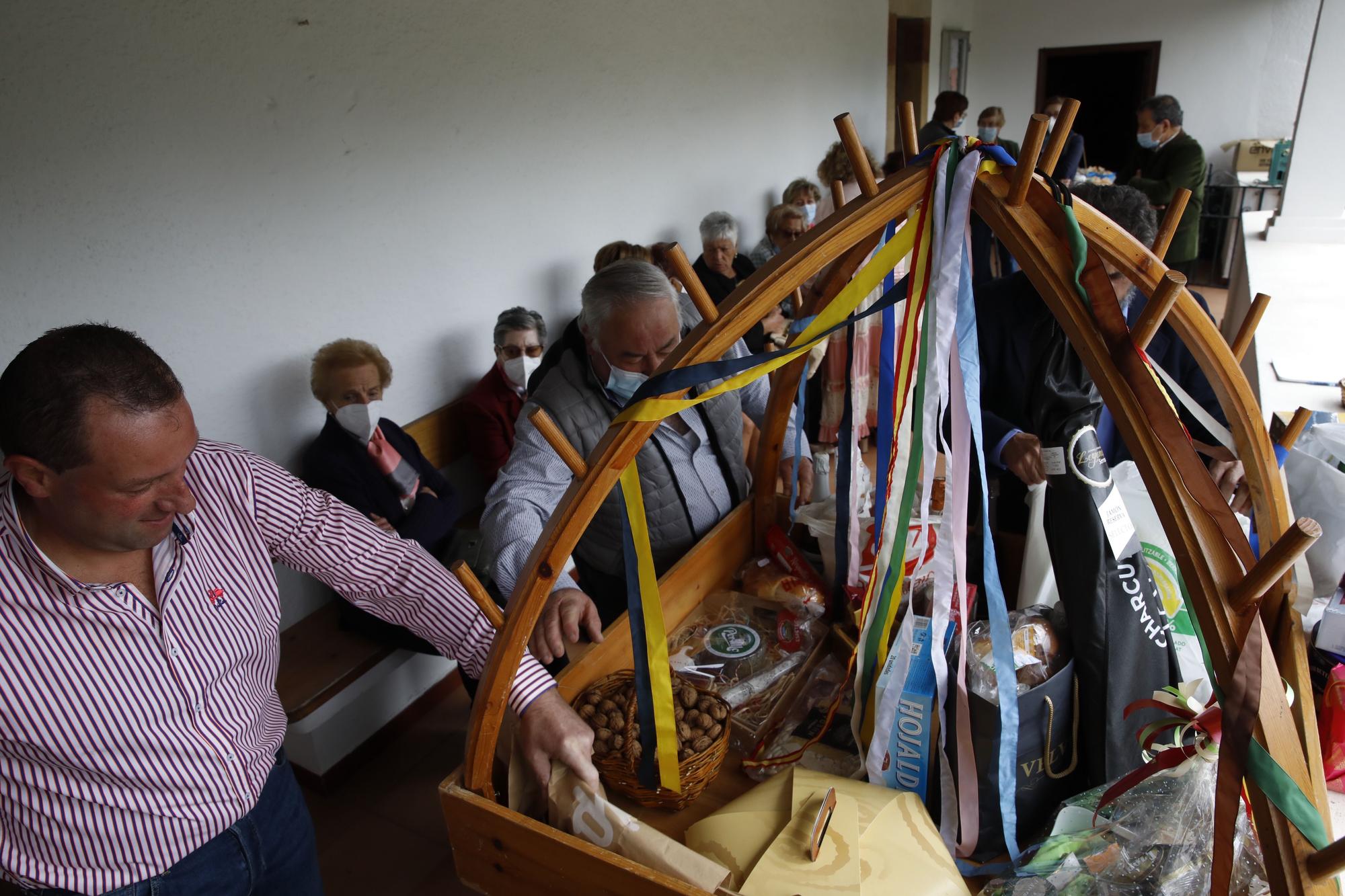 En imágenes: La parroquia de Santurio celebra San Jorge