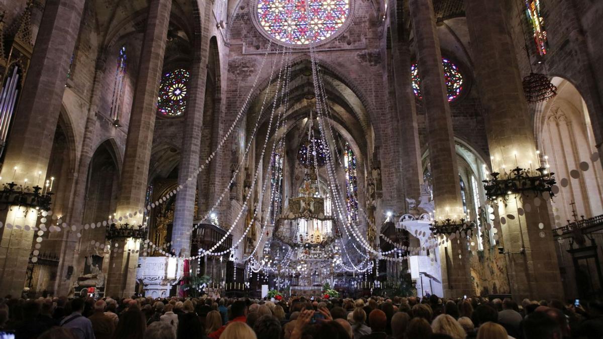 Volle Bänke wie bei der ökumenischen Christvesper in der Kathedrale im Jahr 2019 sind erst einmal Geschichte.